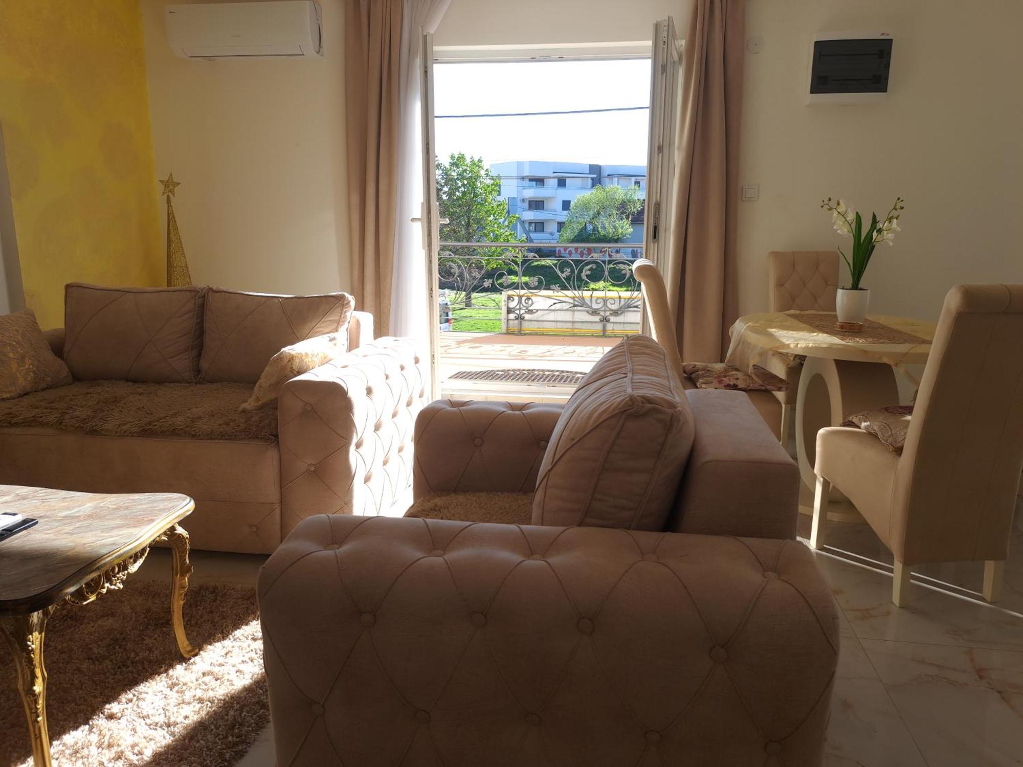Dina Lux Apartman ياغودينا المظهر الخارجي الصورة