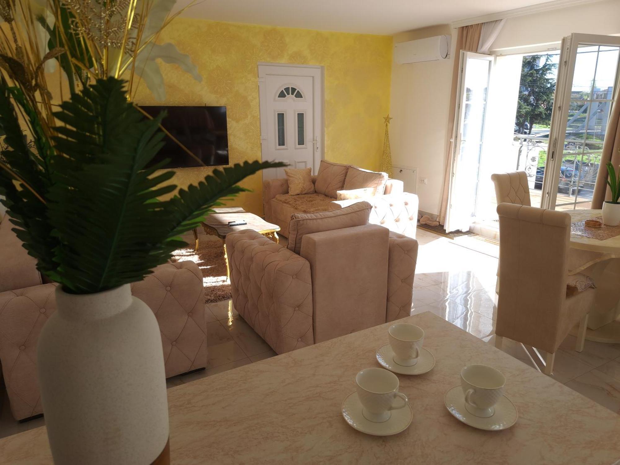 Dina Lux Apartman ياغودينا المظهر الخارجي الصورة